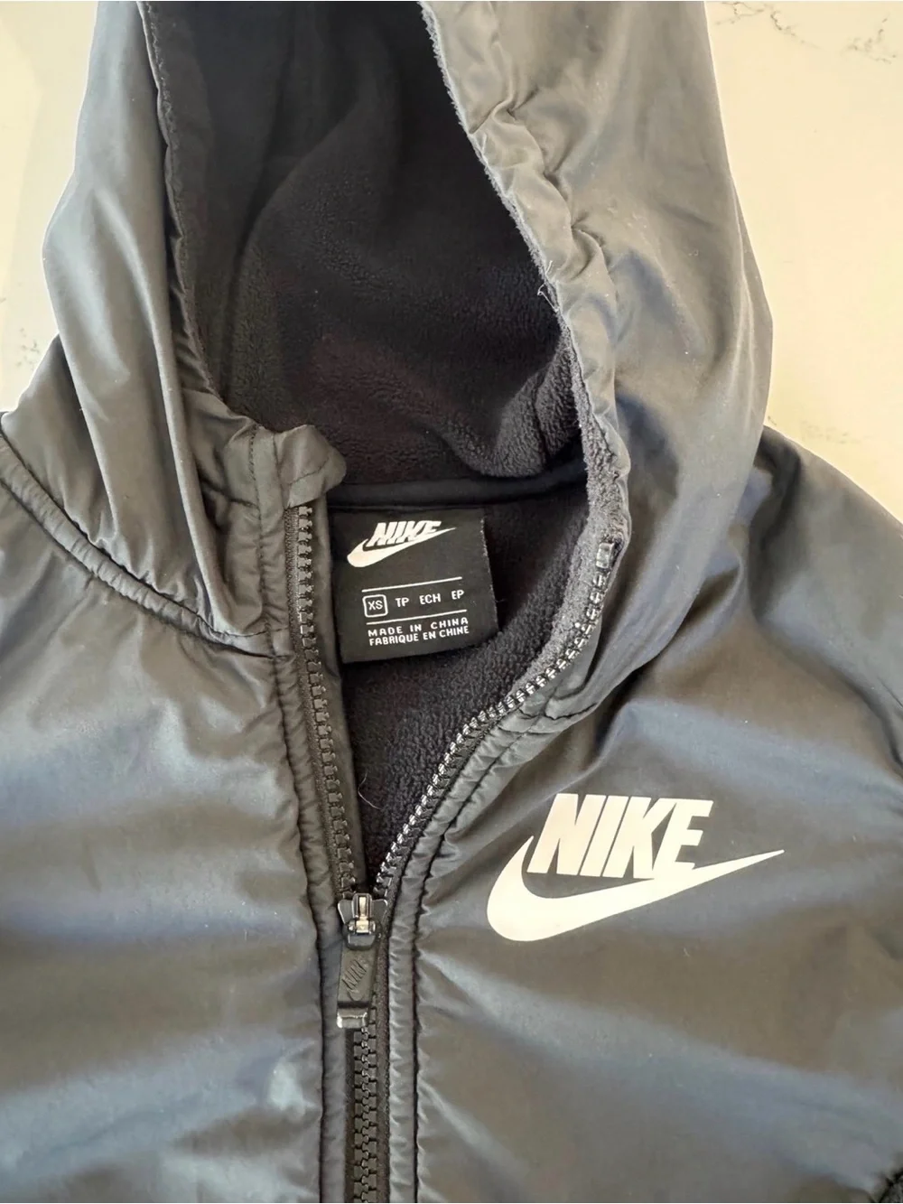 Nike Boys Black Zip-Up Hoodie Jacket Youth Size XS (6-7) Fleece Lined - Picture 4 of 5